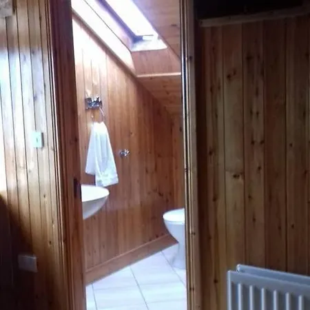 Staghall Old School Bed & Breakfast *